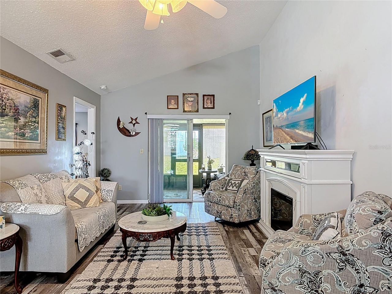 301 Paradise Lane, Edgewater, FL 32132 Photo