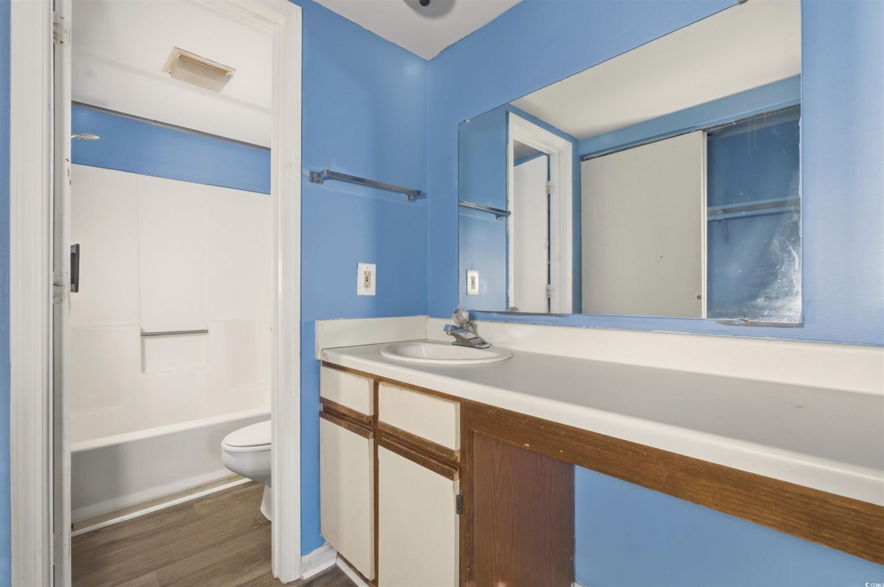 6850 Blue Heron Blvd. Photo 11