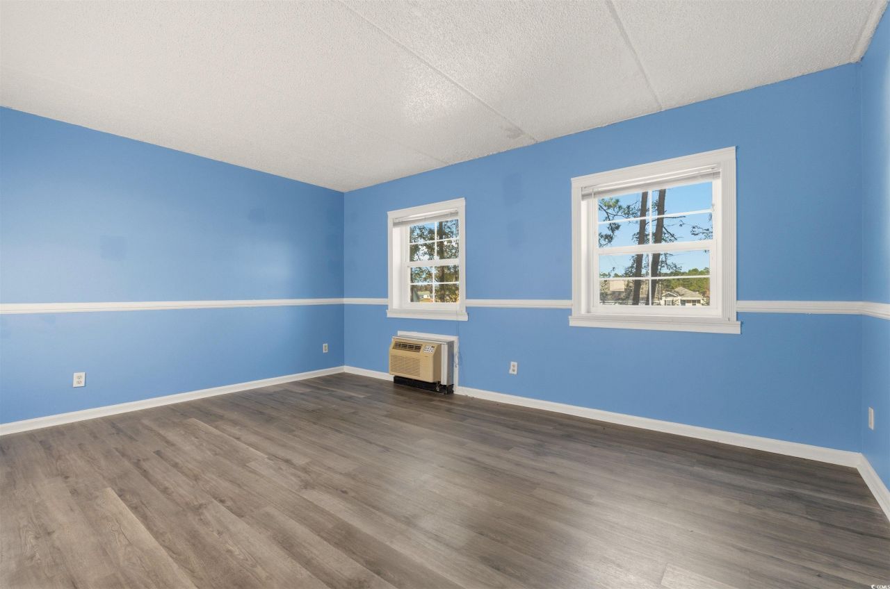 6850 Blue Heron Blvd. Photo 8