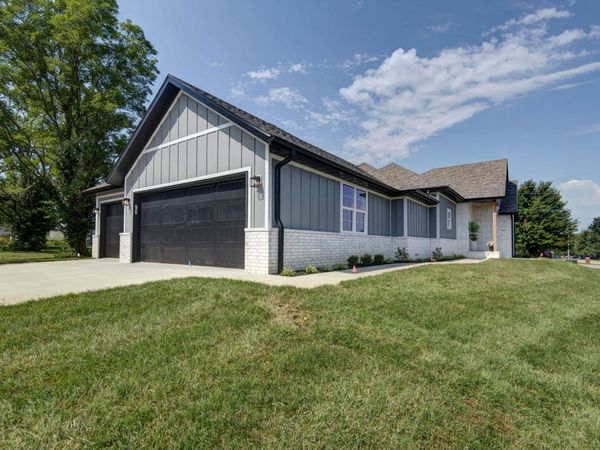 3692 W Overland Street, Springfield, MO 65807