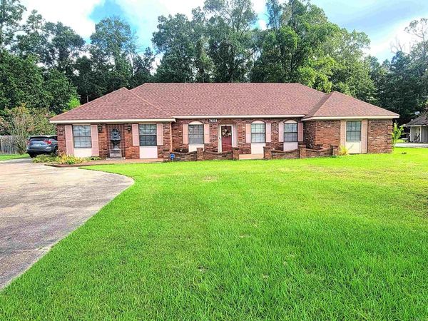7609 N Pinewood, Pine Bluff, AR 71603