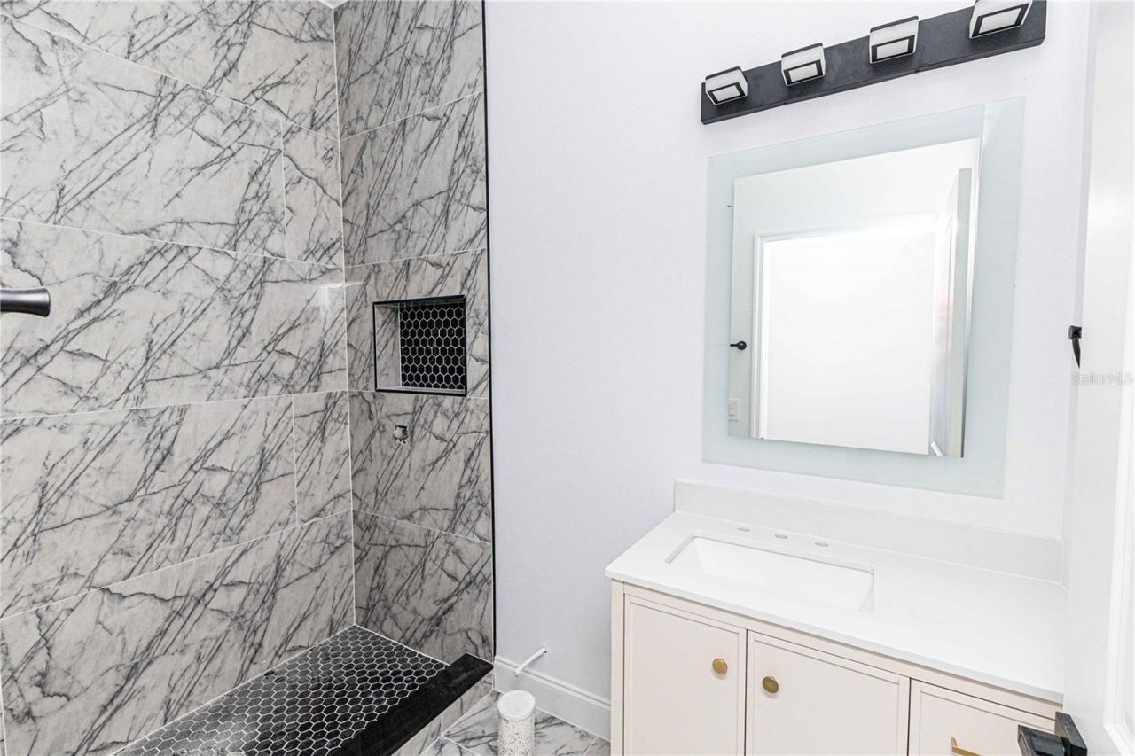 2370 Cr 423, Unit Lot 16, Lake Panasoffkee, FL 33538 Photo