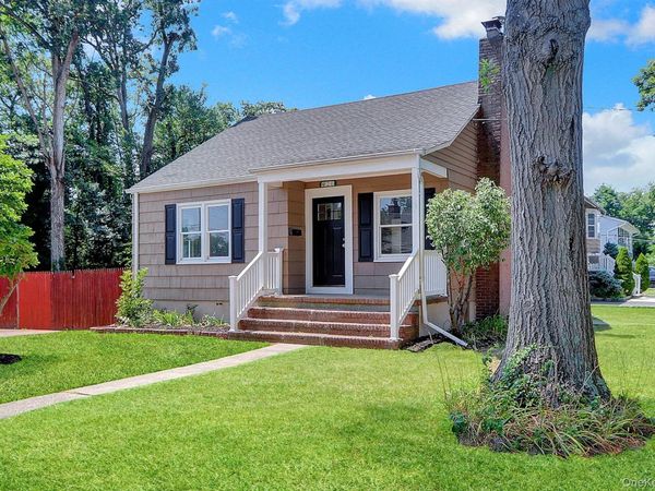 20 Whitman Avenue, Islip, NY 11751