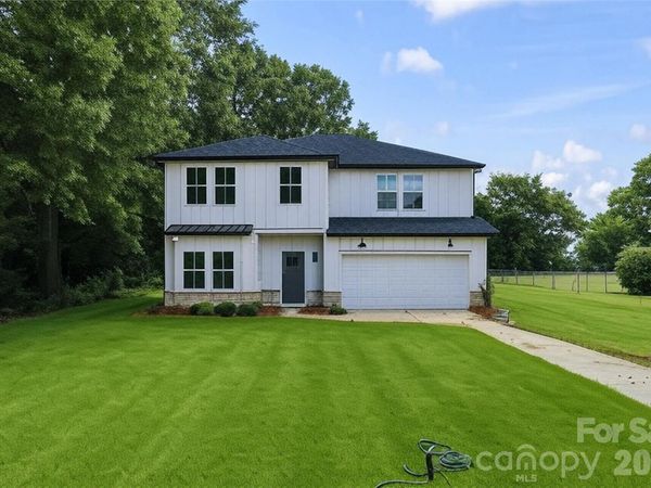 802 Patricia Avenue, Harrisburg, NC 28075