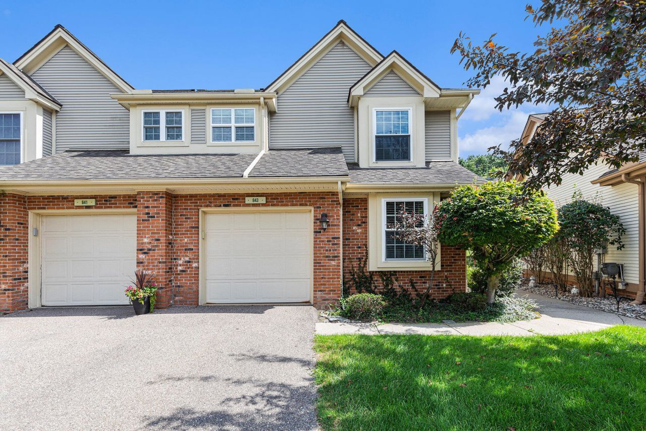 843 Whisperwood Trail, Fenton, MI 48430 Main Photo
