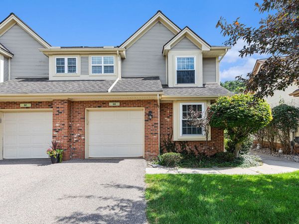 843 Whisperwood Trail, Fenton, MI 48430