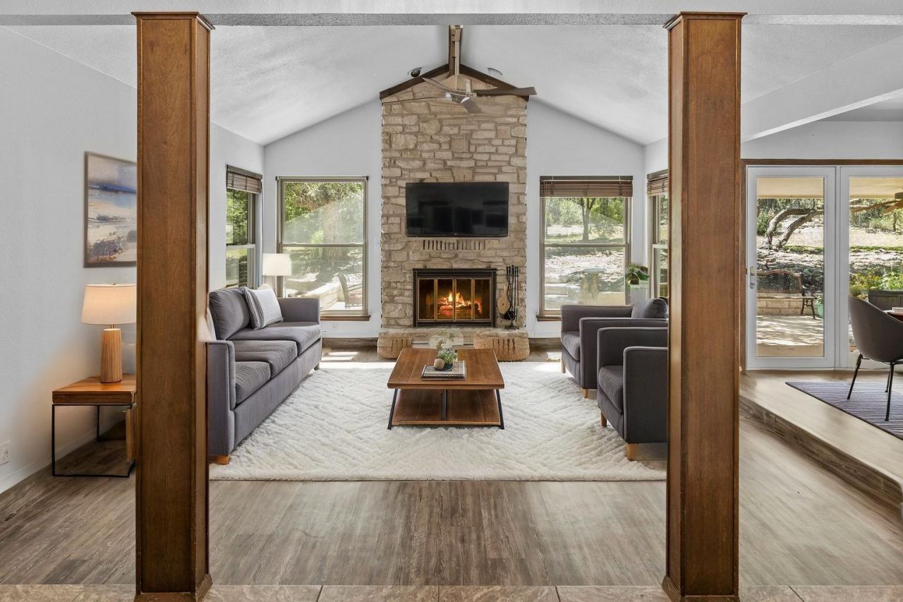 9127 Granada Hills Dr, Austin, TX 78737 Main Photo