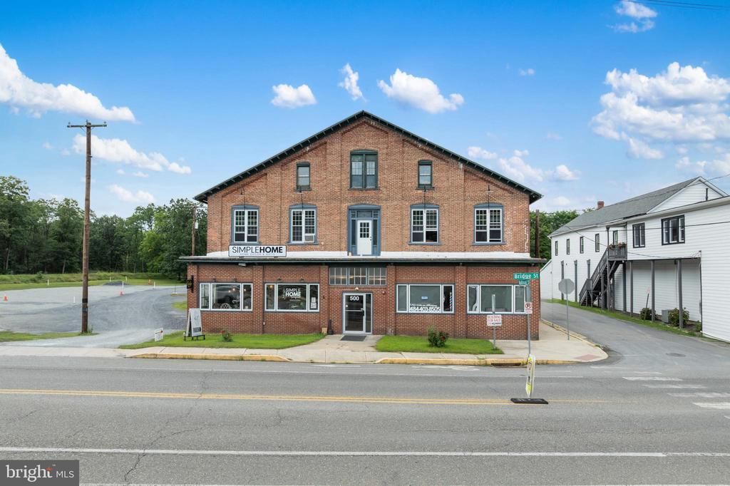 500 BRIDGE STREET, WEISSPORT, PA 18235