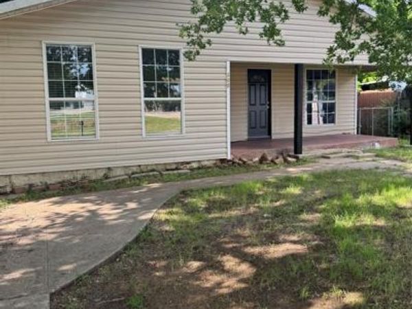 205 W Bond Street, Denison, TX 75020