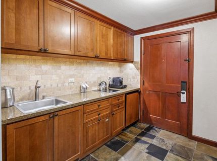 400 Resort Road, Olympic Valley, CA 96146 Photo