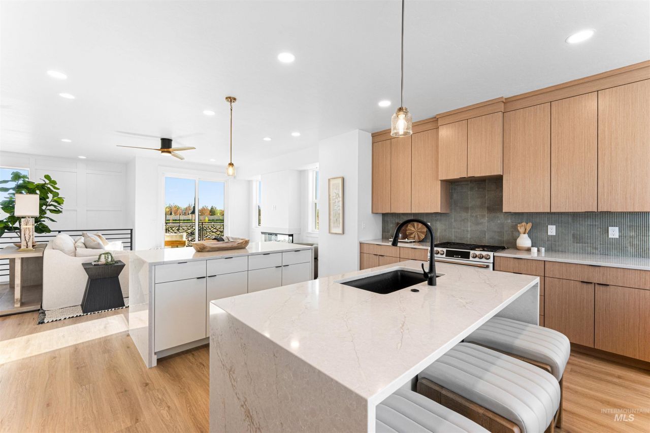 436 E Sawyer Gold Ln, Unit The Heybur, Eagle, ID 83616 Main Photo