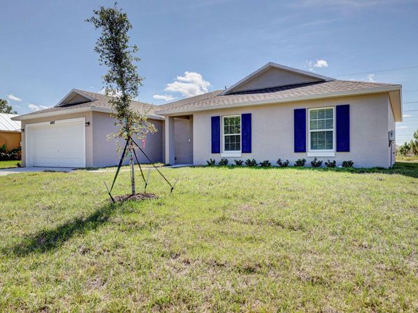 1517 SW Aledo Lane, Port St. Lucie, FL 34953