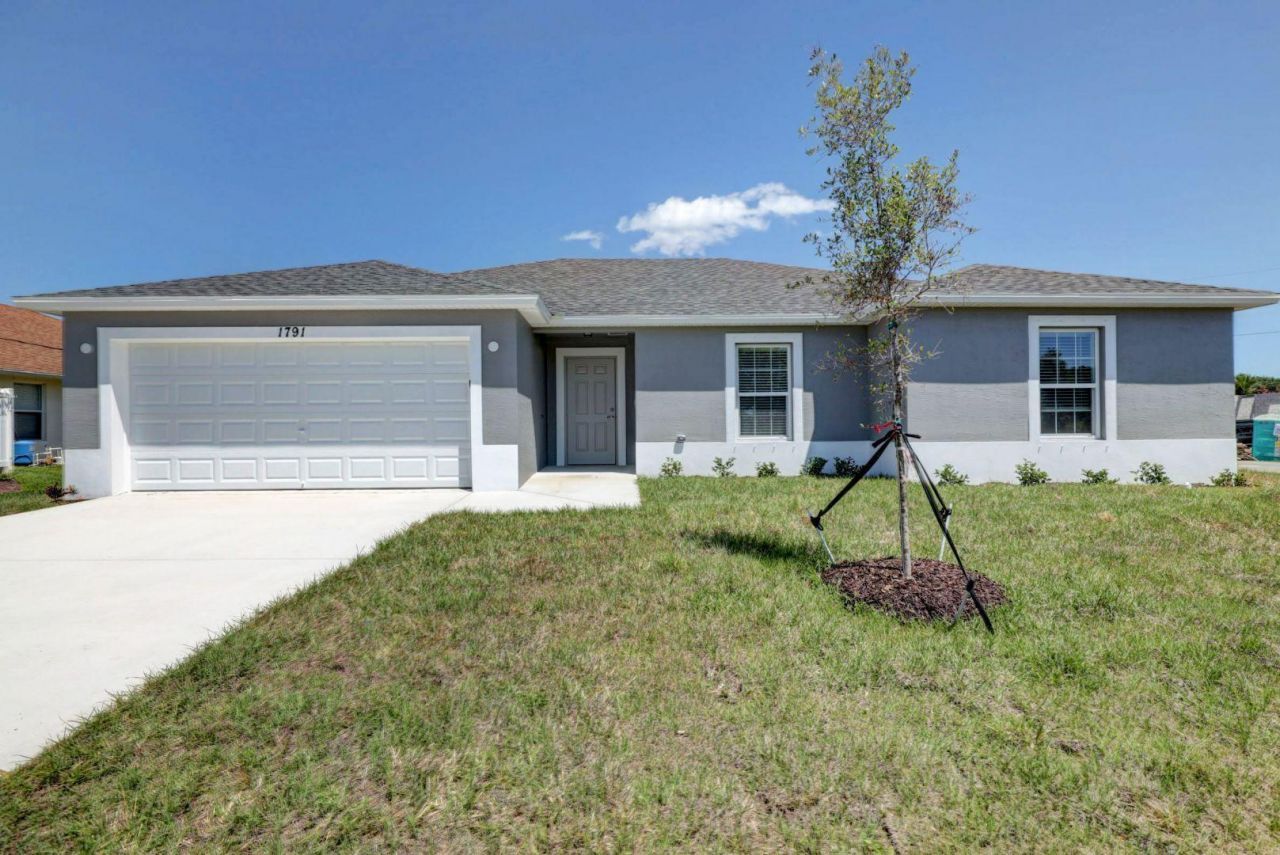 325 SW Ridgecrest Drive, Port Saint Lucie, FL 34953 Photo