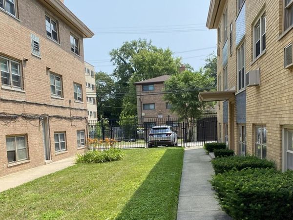 9215 S Cottage Grove Avenue, Unit 2W, Chicago, IL 60619