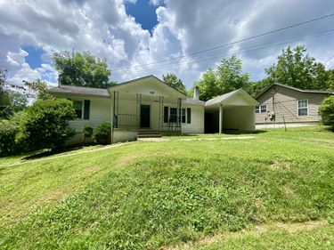 136 State Garage Road, Stearns, KY 42647