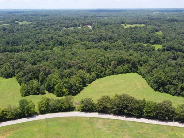 14 Hayes Ridge Rd, Indian Mound, TN 37079