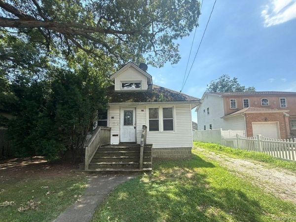 578 Seaman Avenue, Baldwin, NY 11510