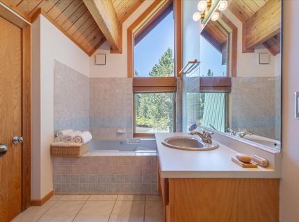 15009 Skislope Way, Truckee, CA 96161 Photo