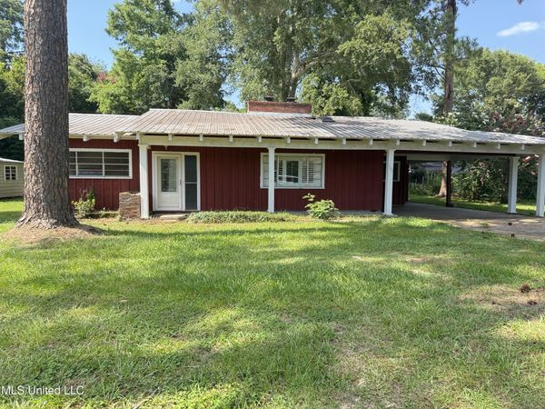 103 Houston Street, Crystal Springs, MS 39059