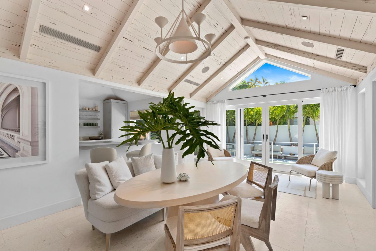 365 Hibiscus Avenue, Palm Beach, FL 33480 Photo