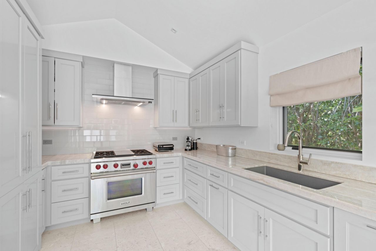 365 Hibiscus Avenue, Palm Beach, FL 33480 Photo