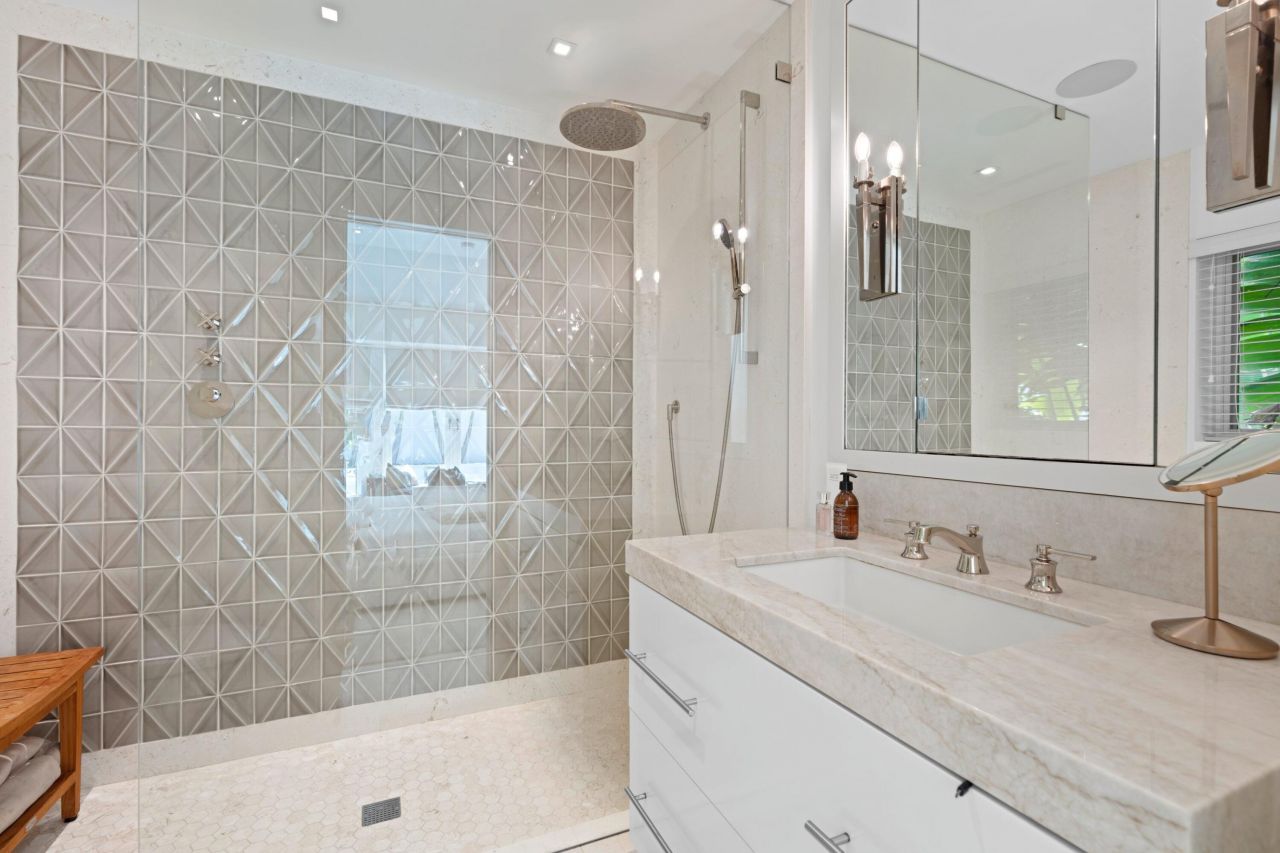 365 Hibiscus Avenue, Palm Beach, FL 33480 Photo