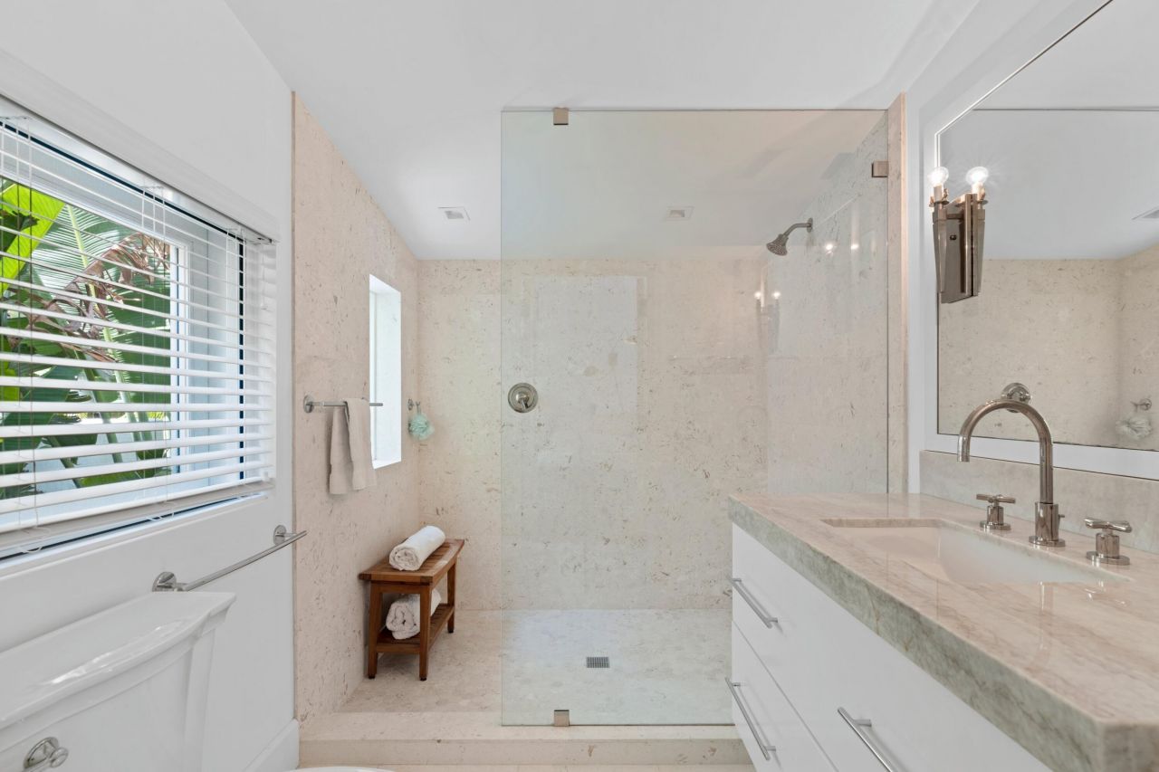 365 Hibiscus Avenue, Palm Beach, FL 33480 Photo