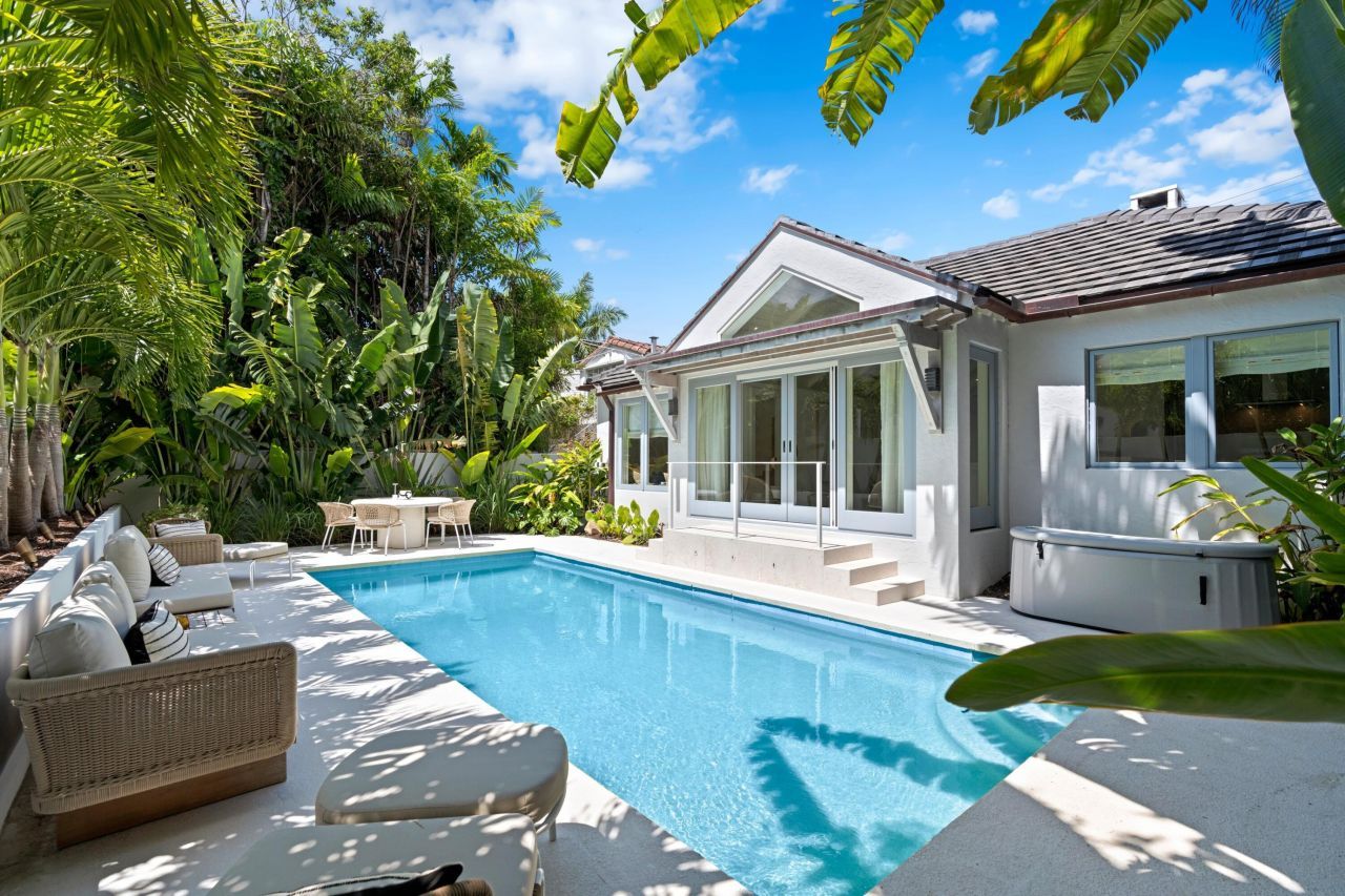 365 Hibiscus Avenue, Palm Beach, FL 33480 Photo