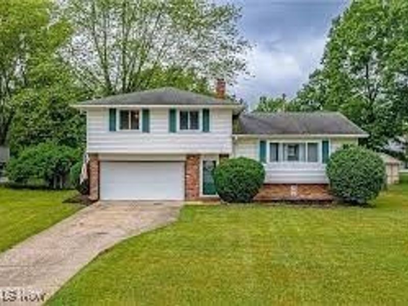 8902 Lincolnshire Boulevard, Strongsville, OH 44149 Photo 1