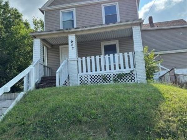 909 Grant Street, Akron, OH 44311