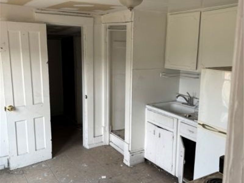 909 Grant Street, Akron, OH 44311 Photo 16