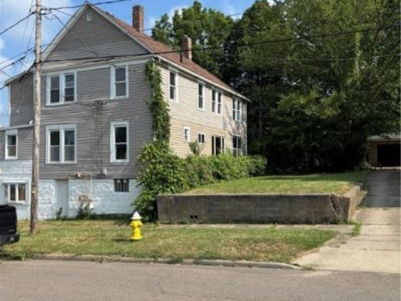 909 Grant Street, Akron, OH 44311 Photo 4