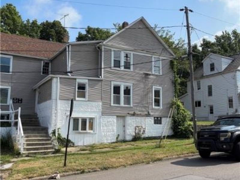 909 Grant Street, Akron, OH 44311 Photo 6