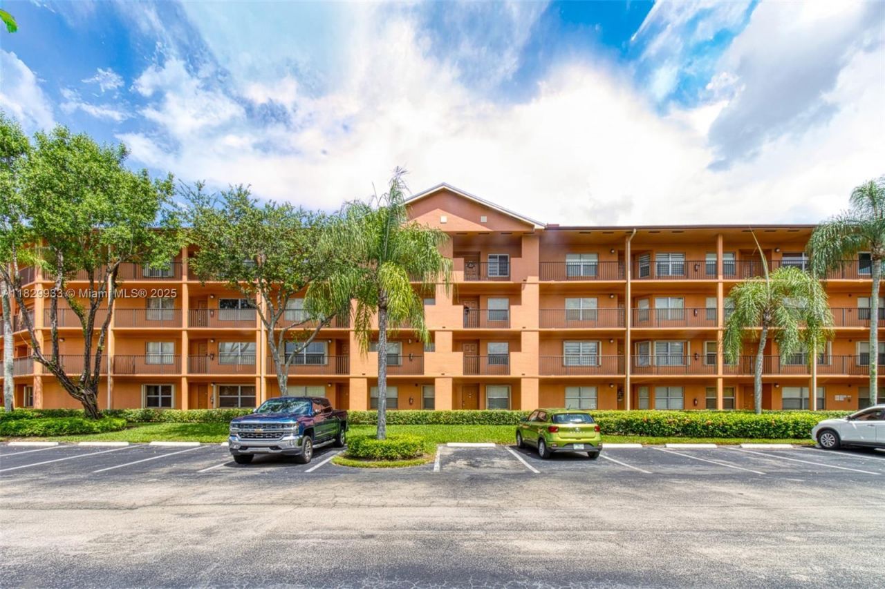 571 SW 142nd Ave, Unit 209O, Pembroke Pines, FL 33027 Photo