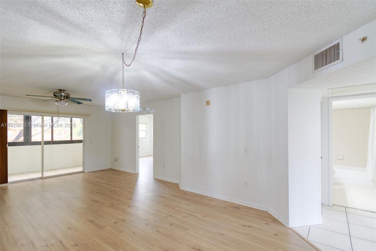 571 SW 142nd Ave, Unit 209O, Pembroke Pines, FL 33027 Photo