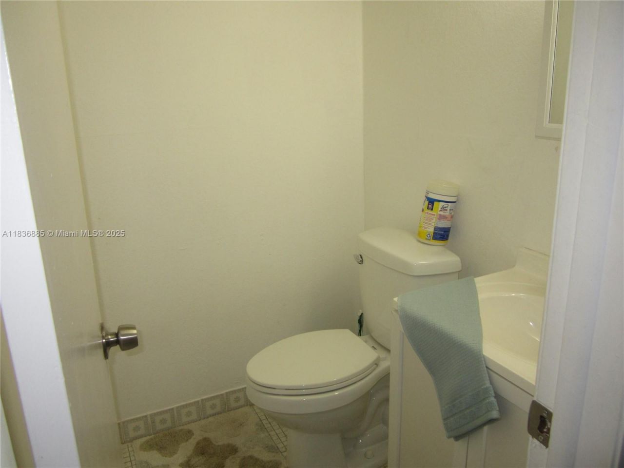 6780 W 2nd Ct, Unit 304, Hialeah, FL 33012 Photo