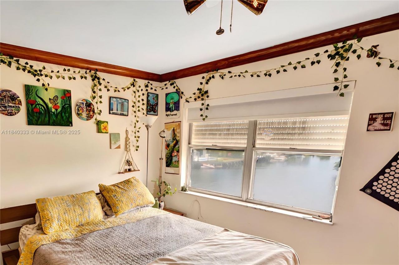 401 Golden Isles Dr, Unit 307, Hallandale Beach, FL 33009 Photo