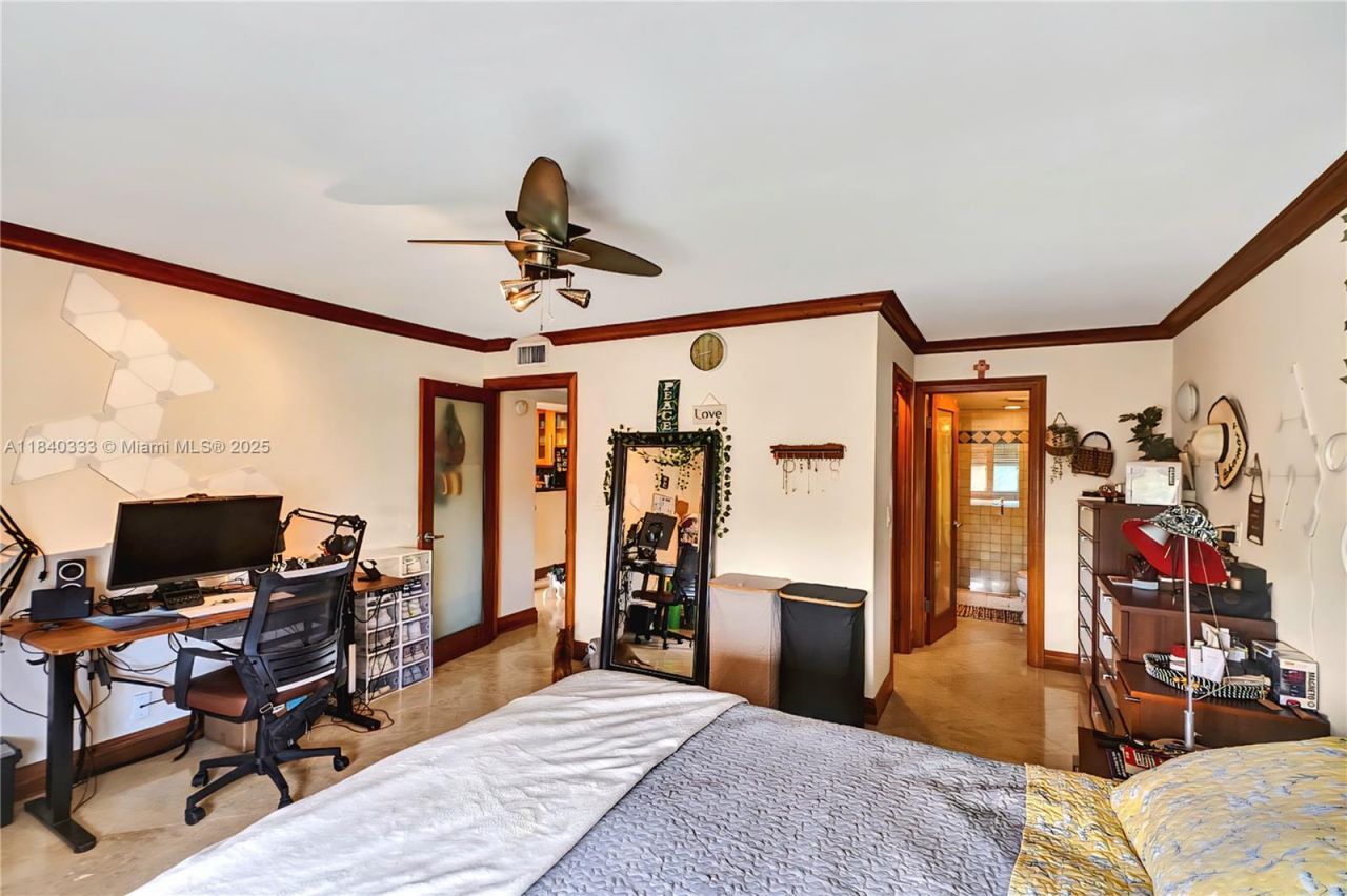 401 Golden Isles Dr, Unit 307, Hallandale Beach, FL 33009 Photo