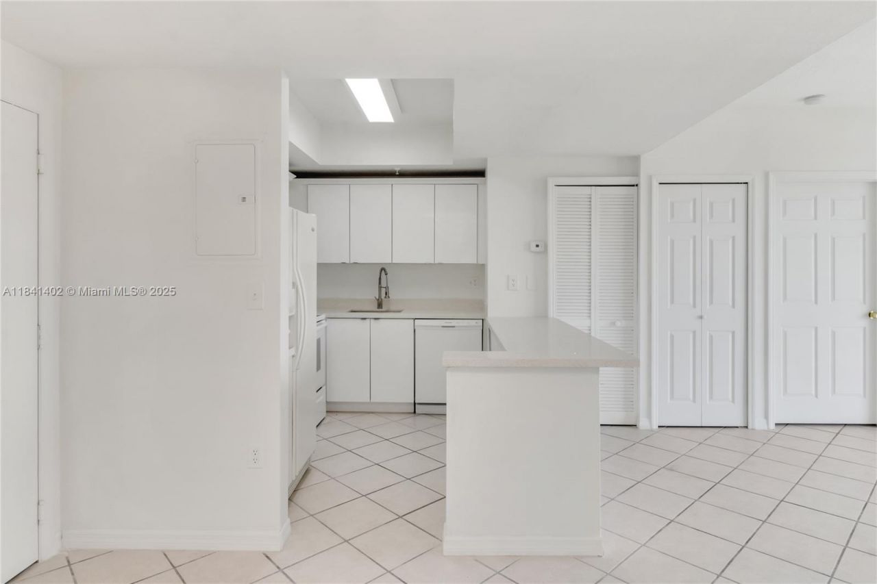 3500 Coral Way, Unit 1207, Miami, FL 33145 Photo