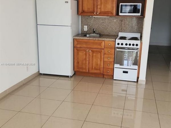 16450 NW 2nd Ave, Unit 206, Miami, FL 33169