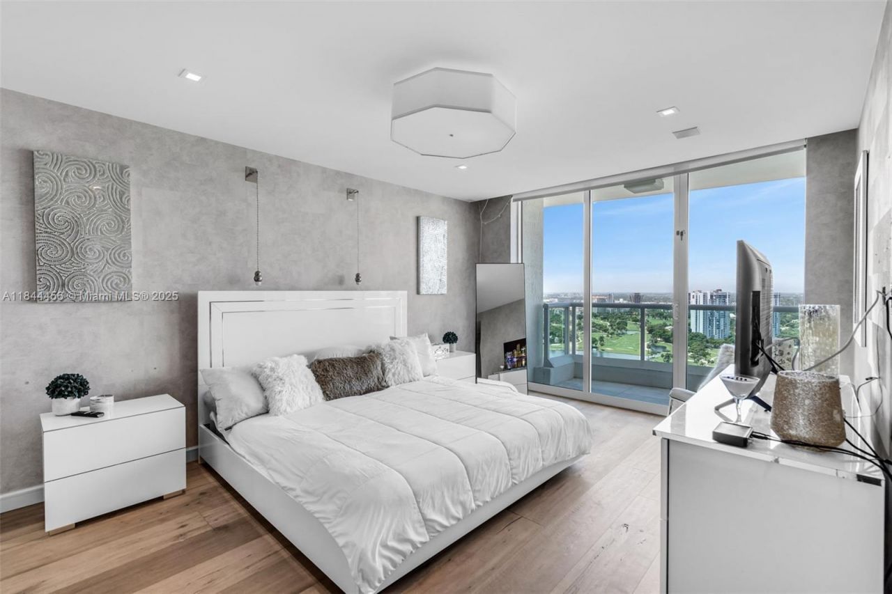 20201 E Country Club Dr, Unit 2808-2809, Aventura, FL 33180 Photo