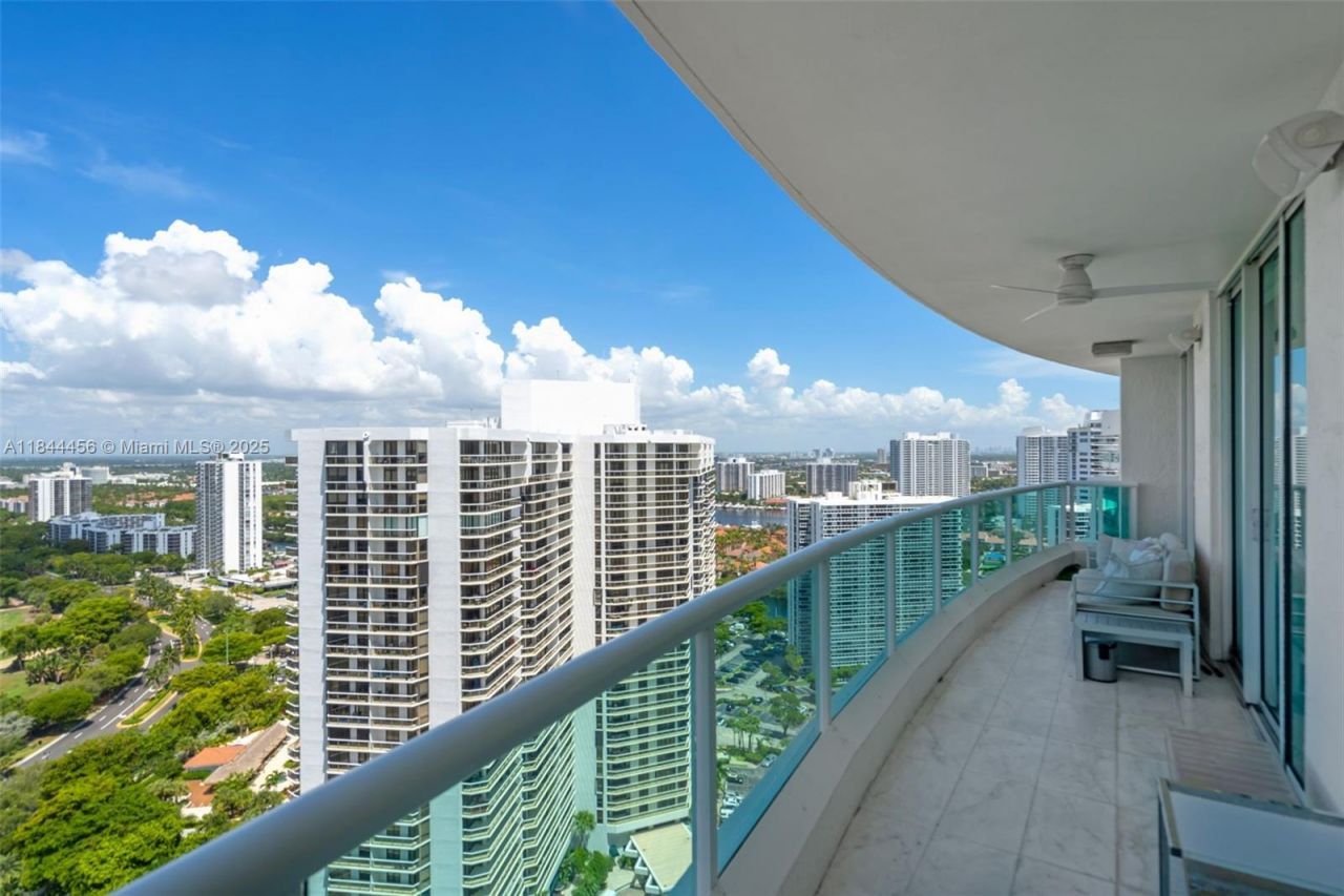 20201 E Country Club Dr, Unit 2808-2809, Aventura, FL 33180 Photo