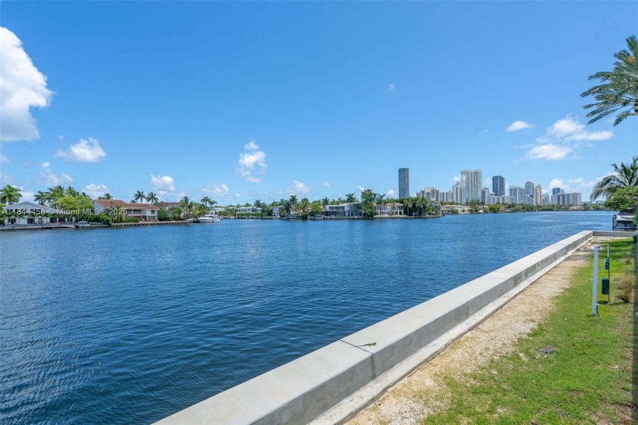 20201 E Country Club Dr, Unit 2808-2809, Aventura, FL 33180 Photo