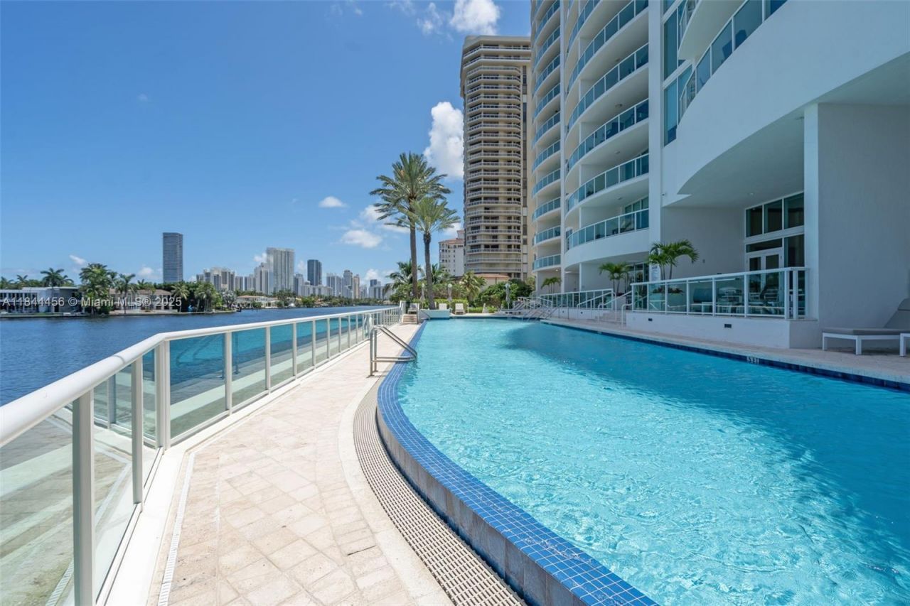 20201 E Country Club Dr, Unit 2808-2809, Aventura, FL 33180 Photo