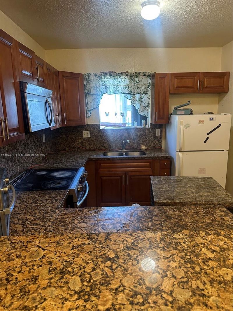 1845 NW 44th St, Miami, FL 33142 Photo