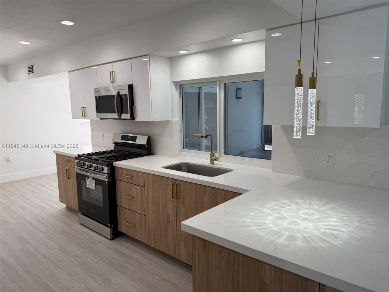 8981 NW 24th St, Sunrise, FL 33322 Photo