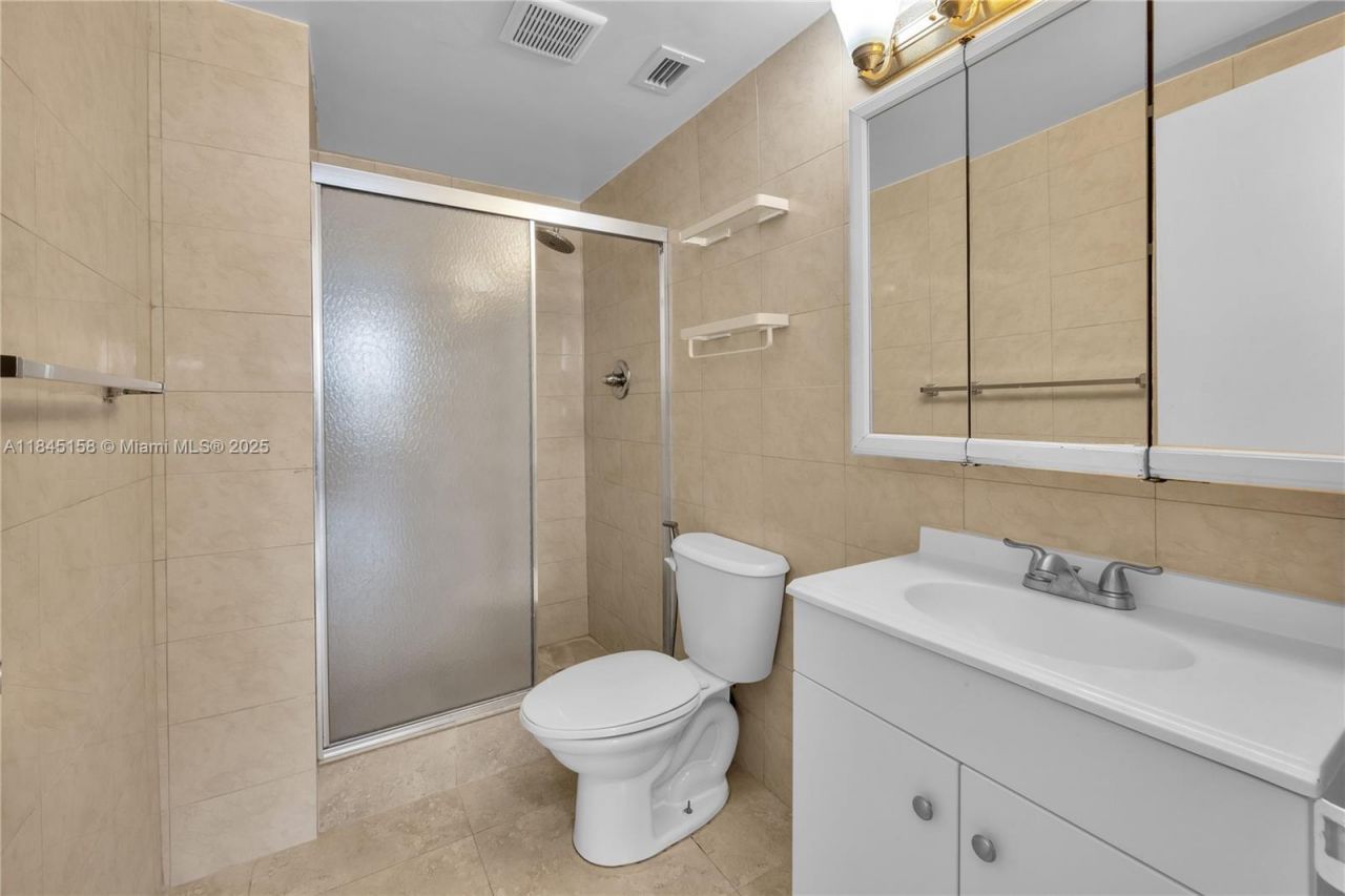 7441 Wayne Ave, Unit 15E, Miami Beach, FL 33141 Photo