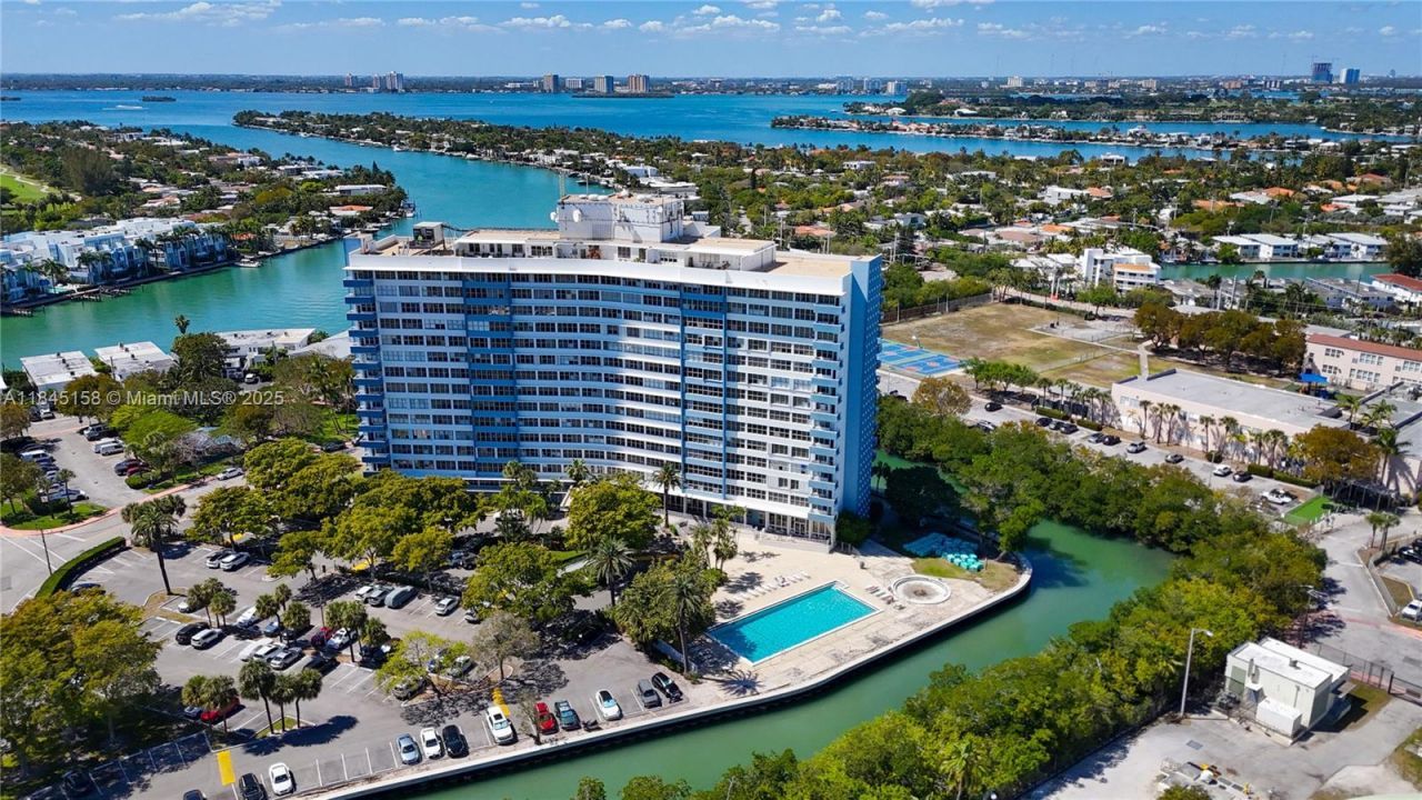 7441 Wayne Ave, Unit 15E, Miami Beach, FL 33141 Photo