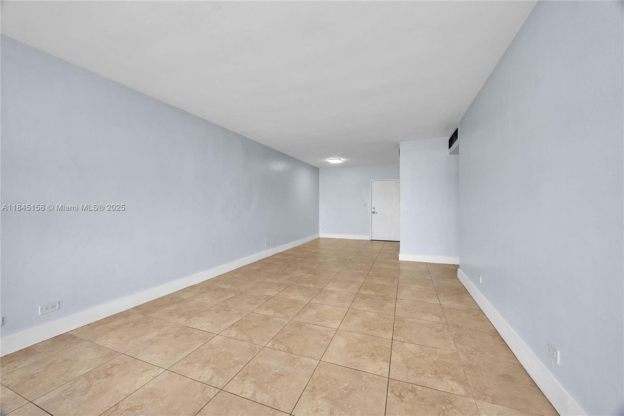 7441 Wayne Ave, Unit 15E, Miami Beach, FL 33141 Photo