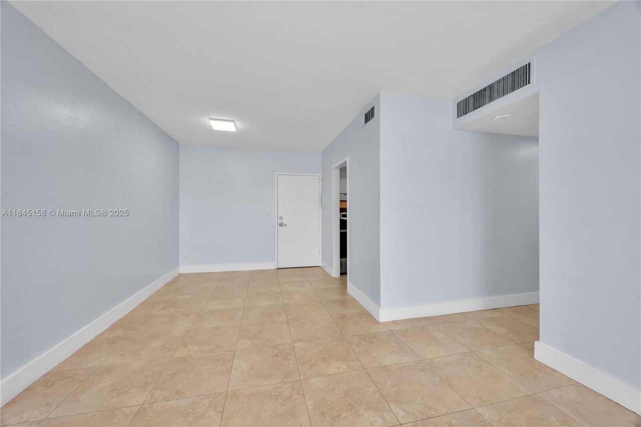 7441 Wayne Ave, Unit 15E, Miami Beach, FL 33141 Photo